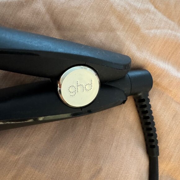 ghd Wide Flat Iron (2 inch plate) Black $299.00 - Picture 2 of 7